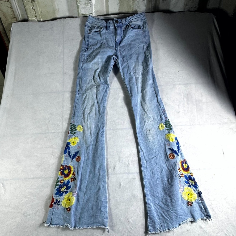 Simple Society Flare Embroidered Floral Jeans Womens 0/24 Blue Denim Frayed Hem